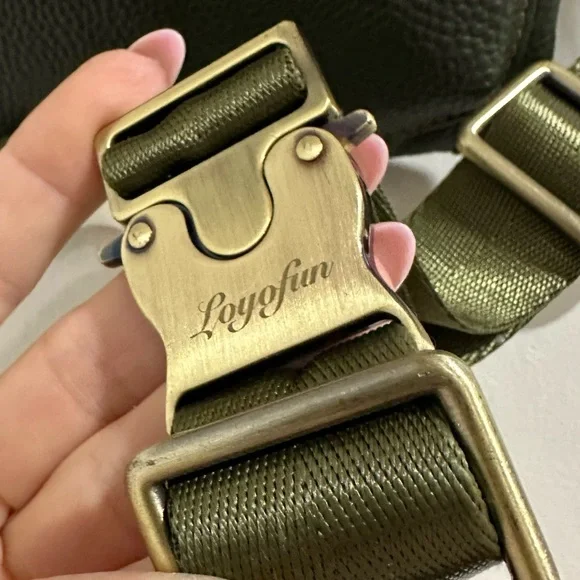 Loyofun Unisex Green Leather Belt Bag With Adjustable Waist Strap - Picture 6 of 12